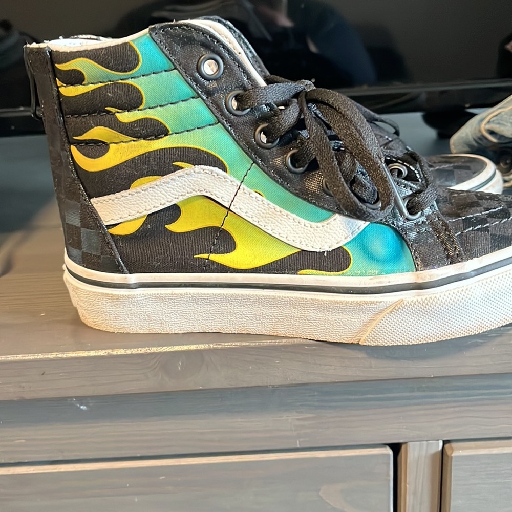 Vans - Picture 3 of 3